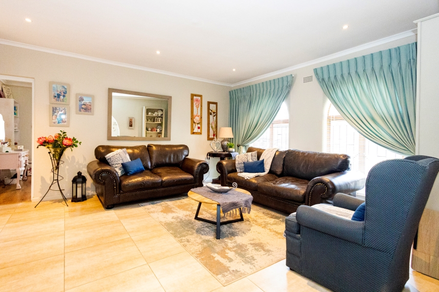 4 Bedroom Property for Sale in Stellenridge Western Cape